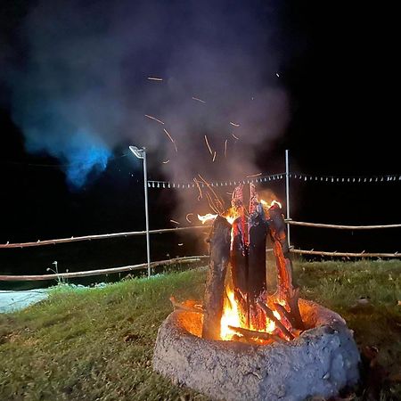 Jush Native And Glamping Hotel Dauis Eksteriør billede