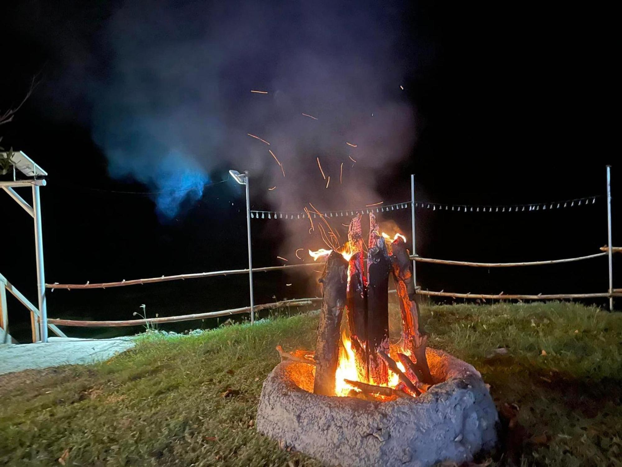 Jush Native And Glamping Hotel Dauis Eksteriør billede