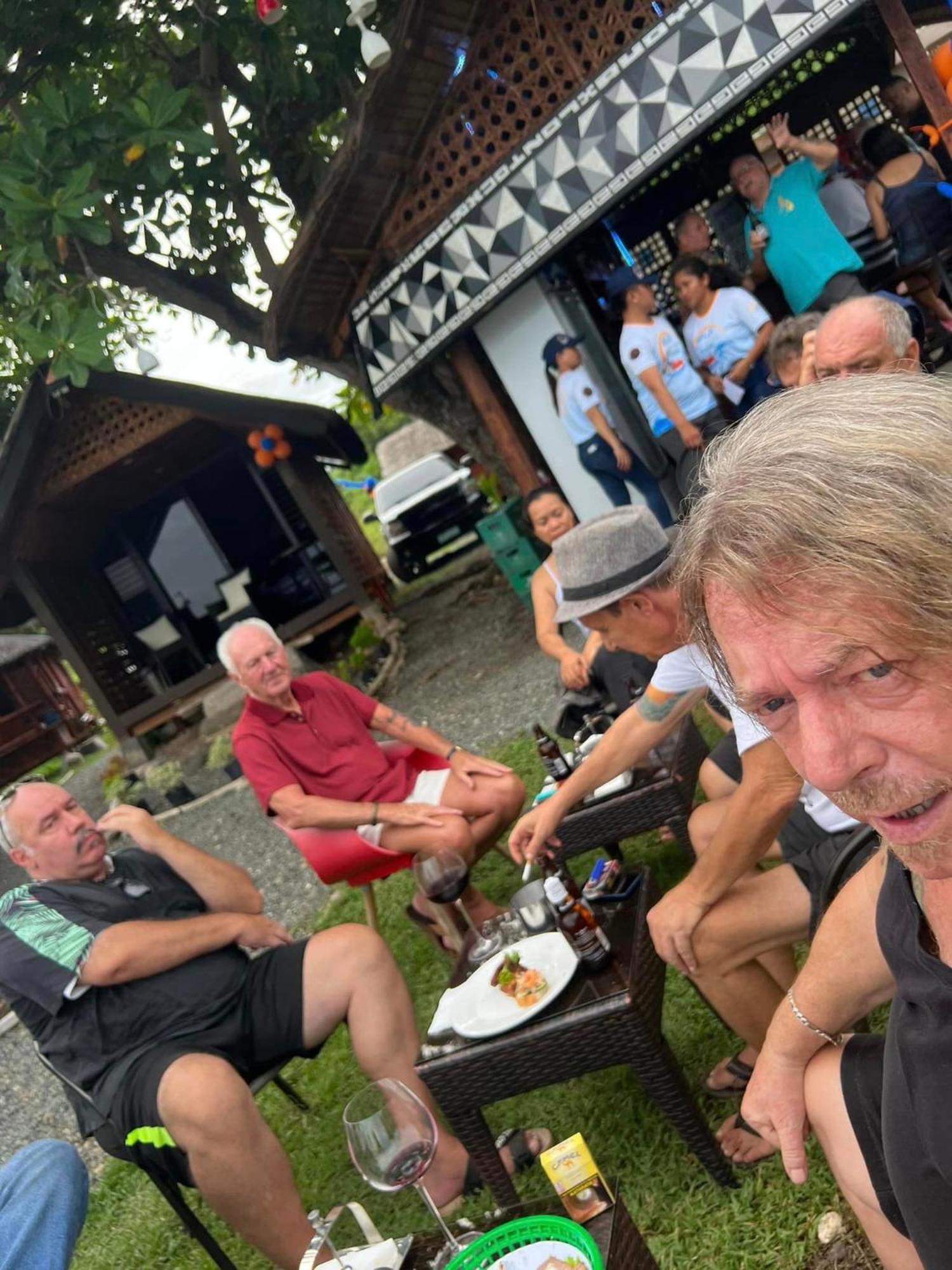 Jush Native And Glamping Hotel Dauis Eksteriør billede