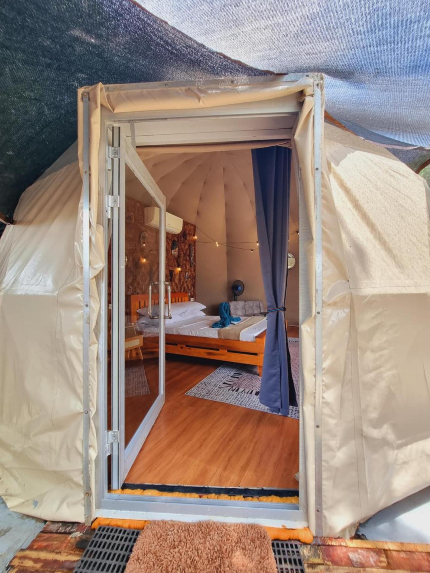 Jush Native And Glamping Hotel Dauis Eksteriør billede